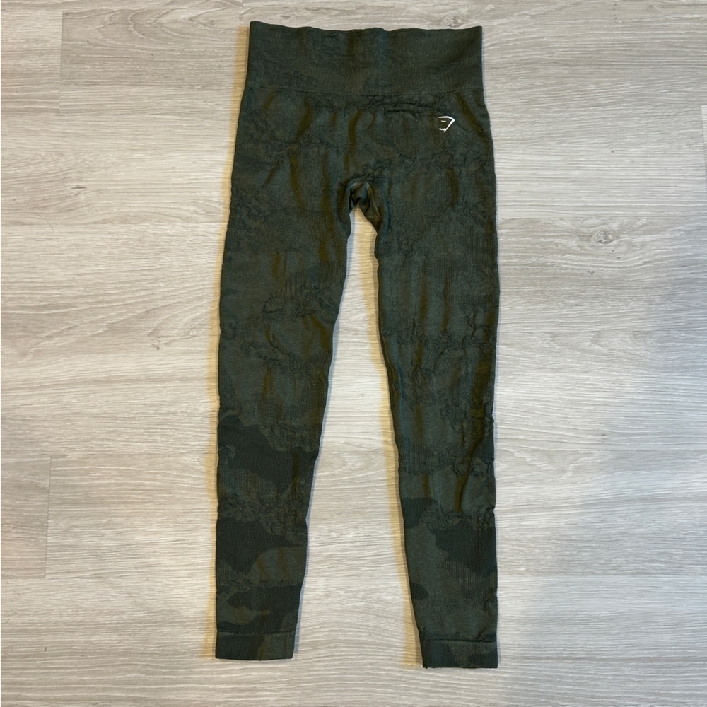 Gymshark Women’s Green Textured Adapt Camo Seamless Leggings - Small